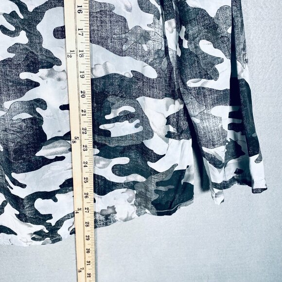 Tempo Paris Top Womems L Gray Cotton Button Up Shirt Camo Sequins Italy - Picture 10 of 12
